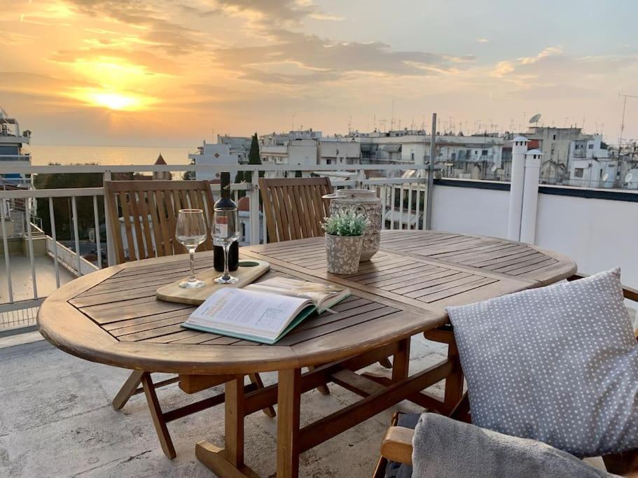 דירות סלוניקי Sea View Sunset Penthouse מראה חיצוני תמונה